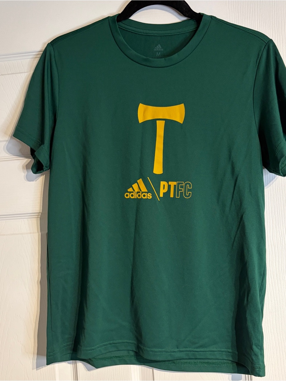 Adidas MLS Portland Timbers athletic Top Men’s Size Medium Green and Gold